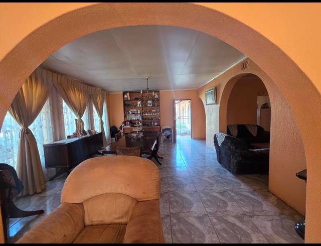 3 BEDROOM HOUSE FOR SALE IN DAWN PARK